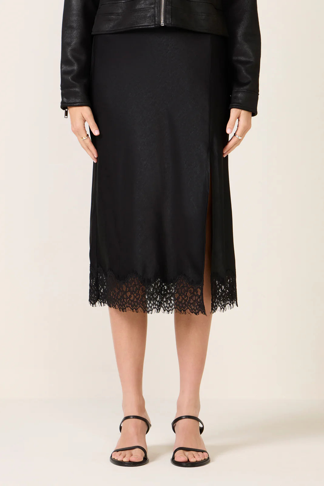 Satin Skirt w Lace