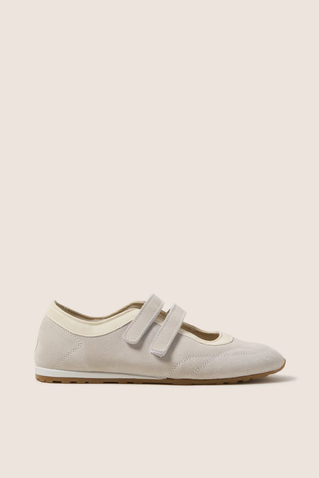 Swan Sneakerina