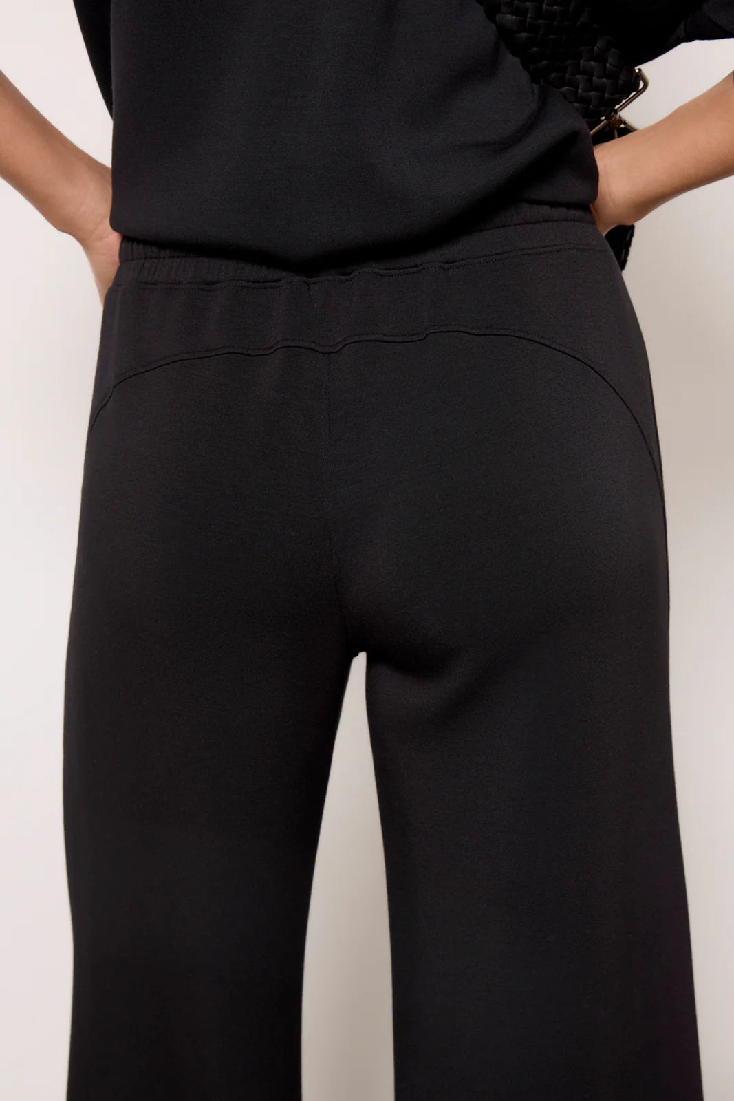 AirEssentials Wide Leg Pant