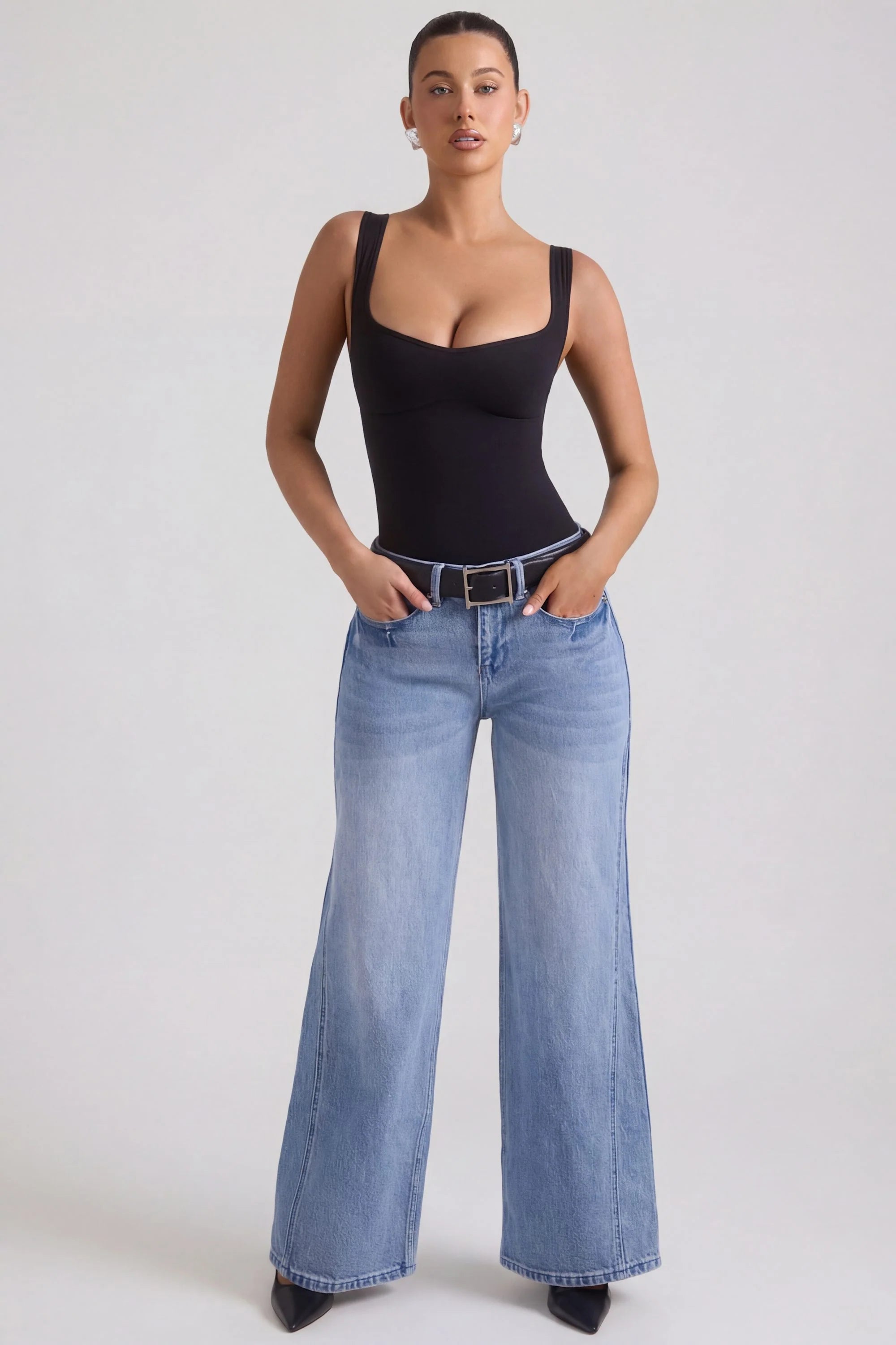 Low Rise Wide Leg Jeans in Vintage Wash