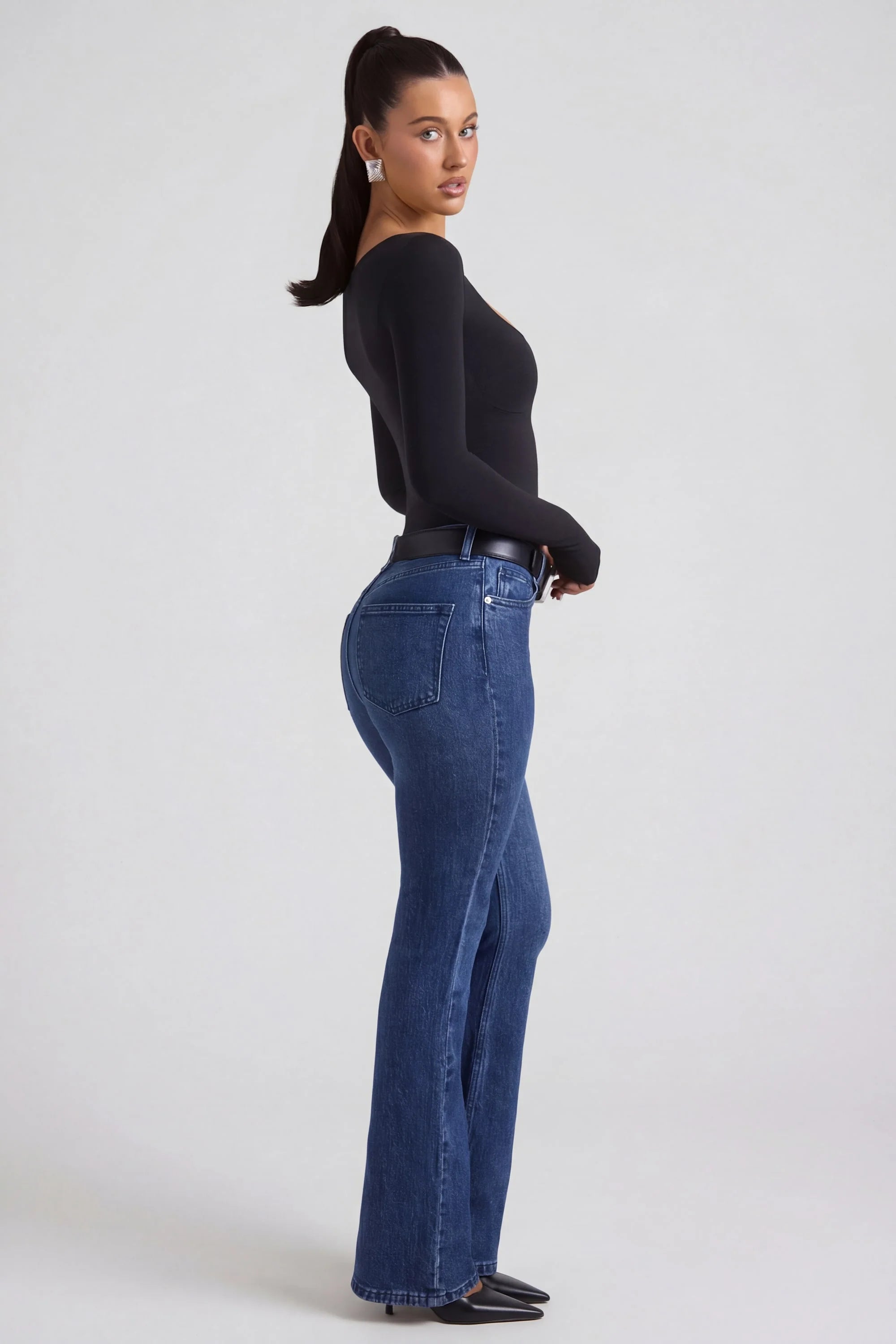 High Rise Flared Jeans in Indigo Wash