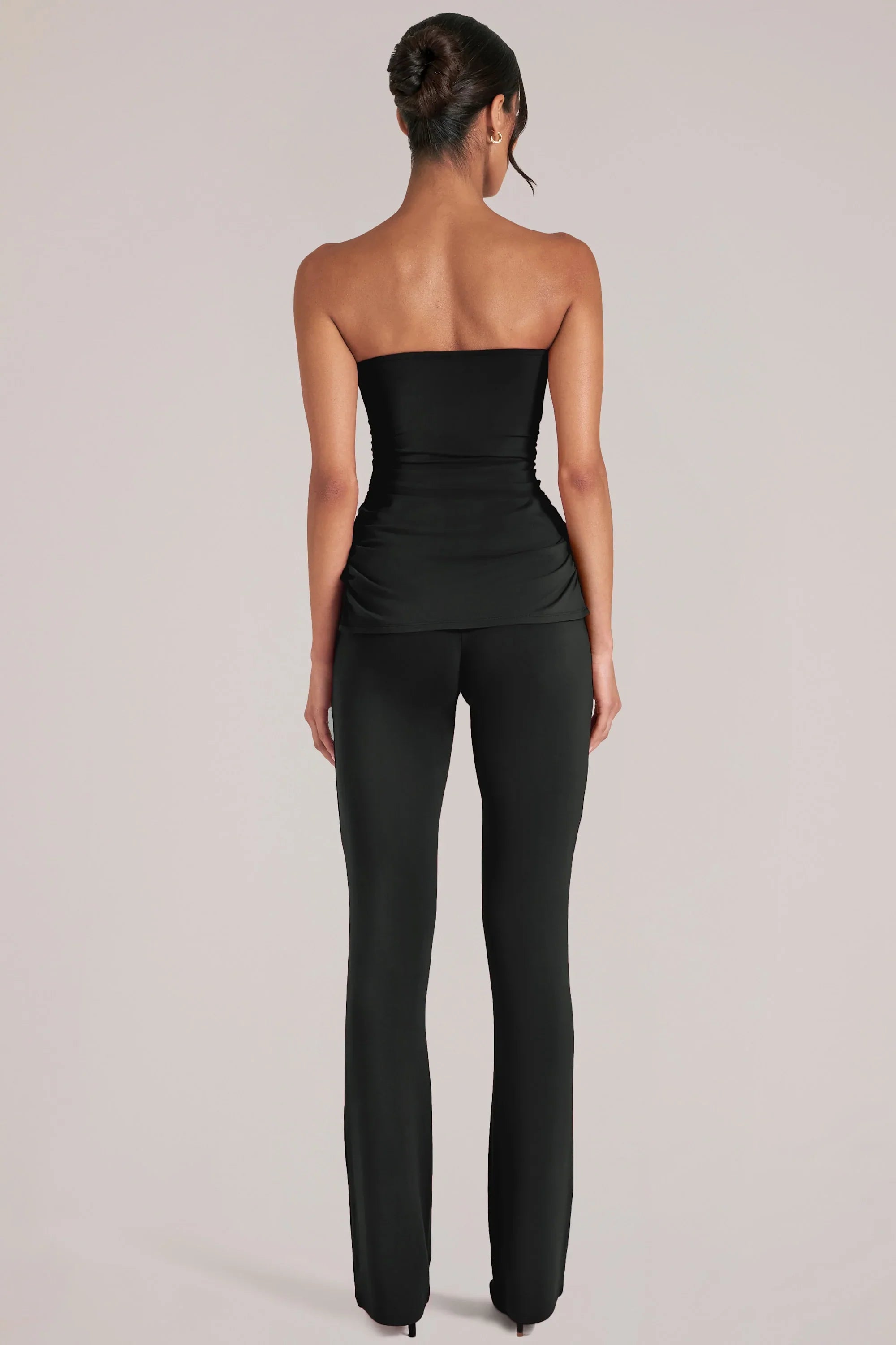 Mid Rise Fitted Trousers in Black