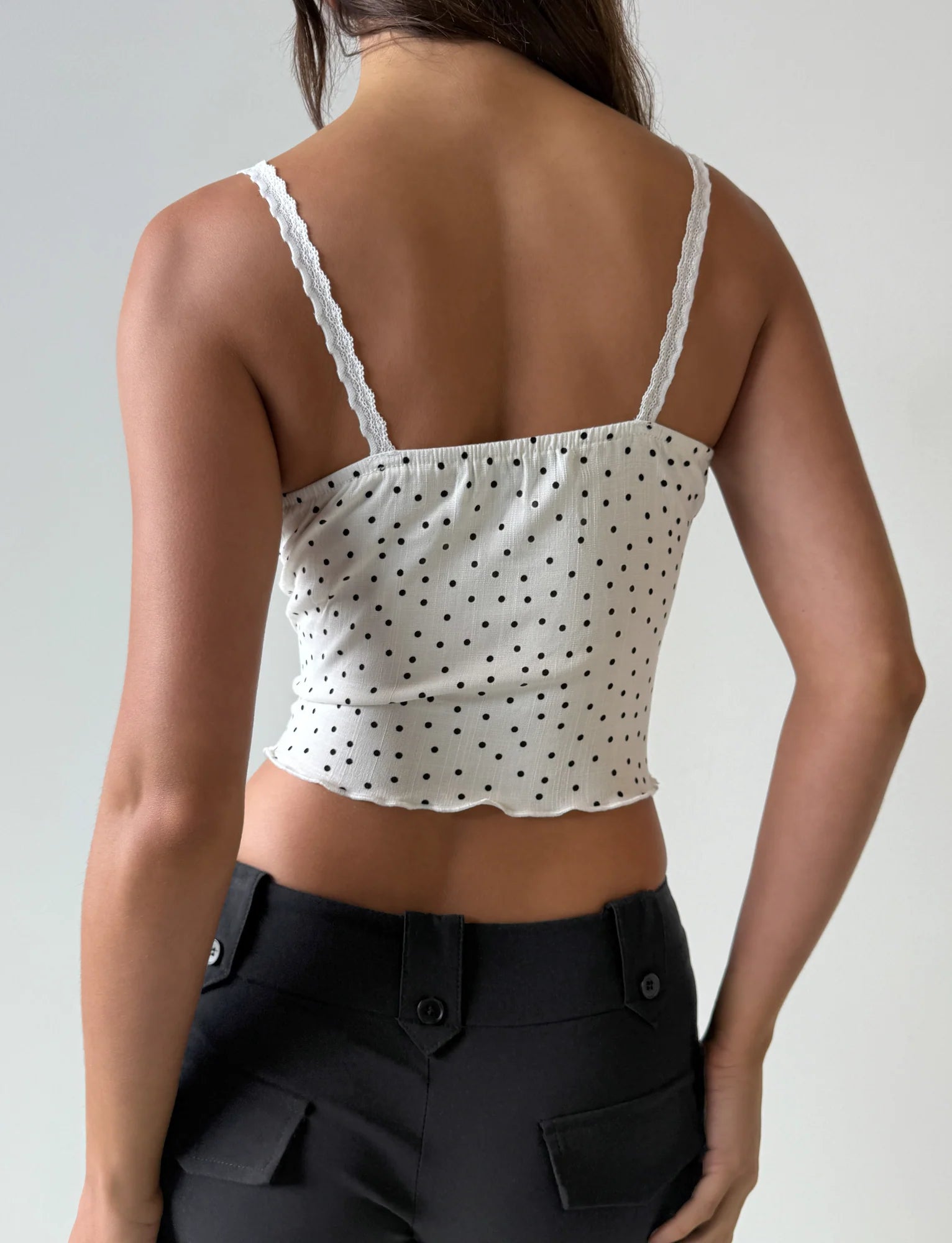 BAILEE CAMI TOP WHITE POLKA