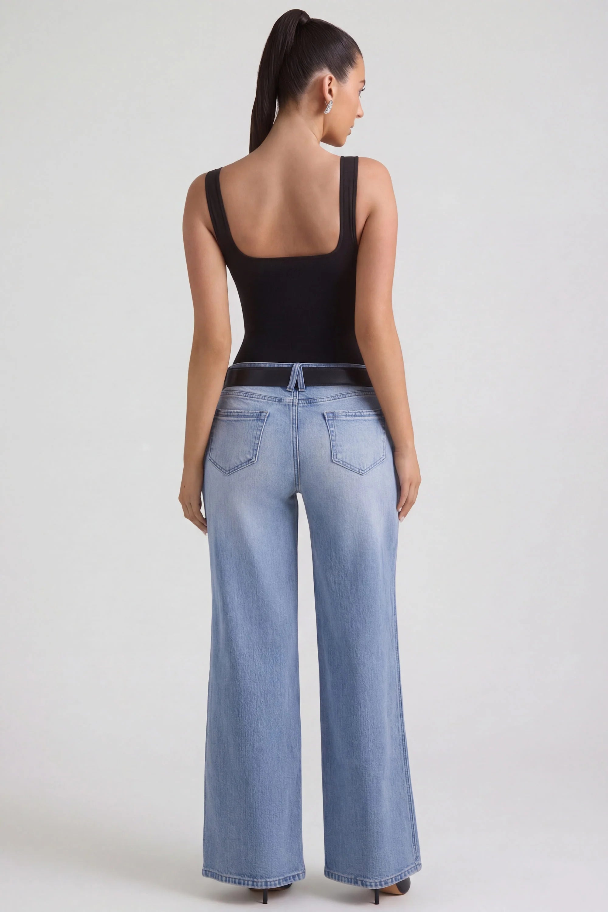 Low Rise Wide Leg Jeans in Vintage Wash