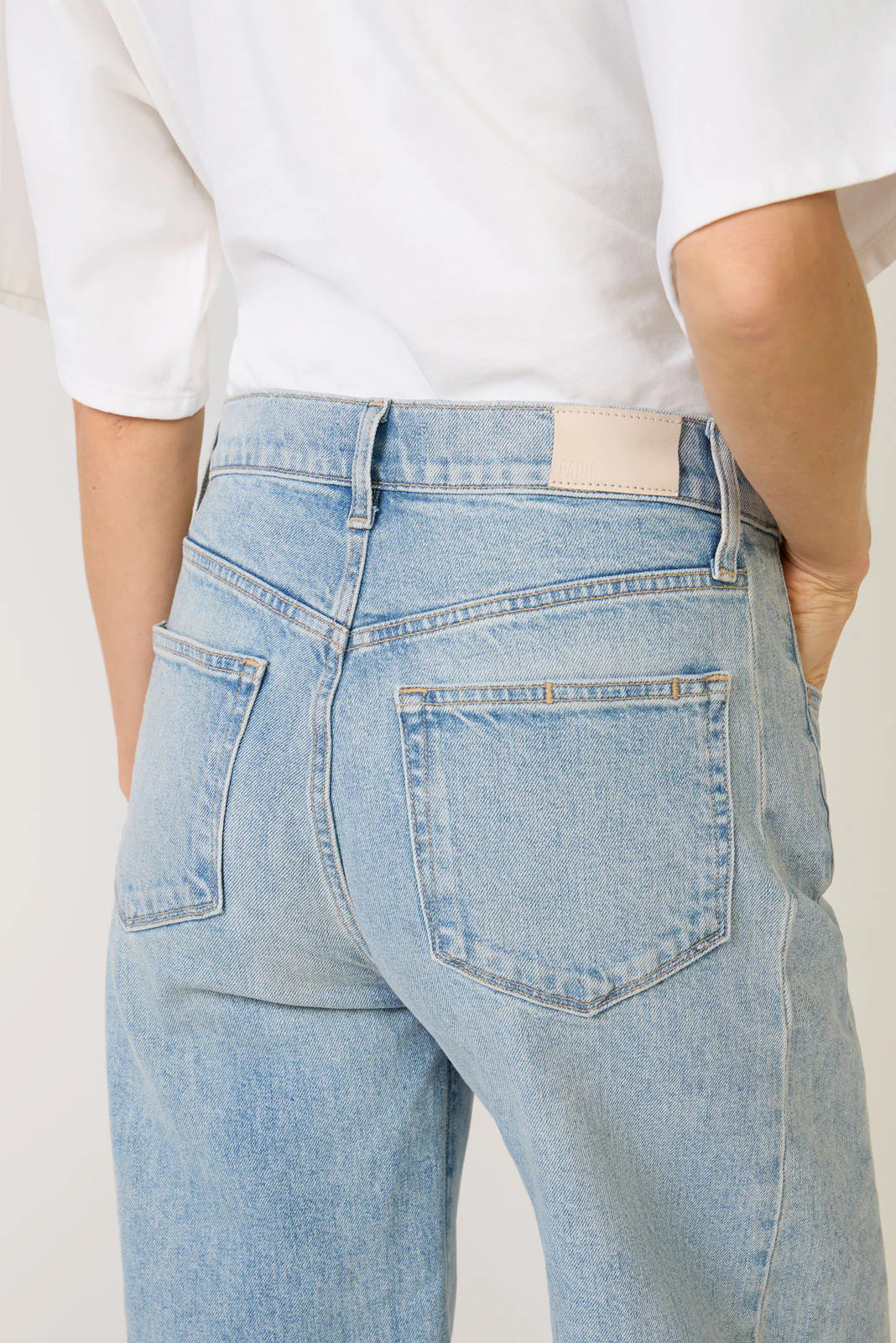 Arellia Skimmer W Outseam Panels Barrel Jean