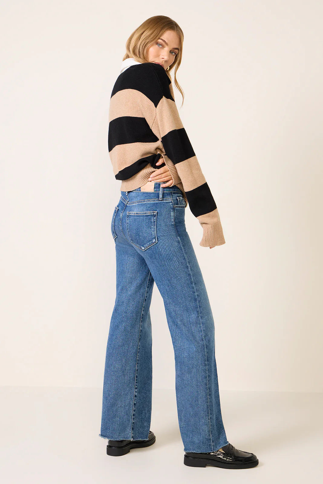 Anessa 31 w Raw Hem Wide Leg Jean