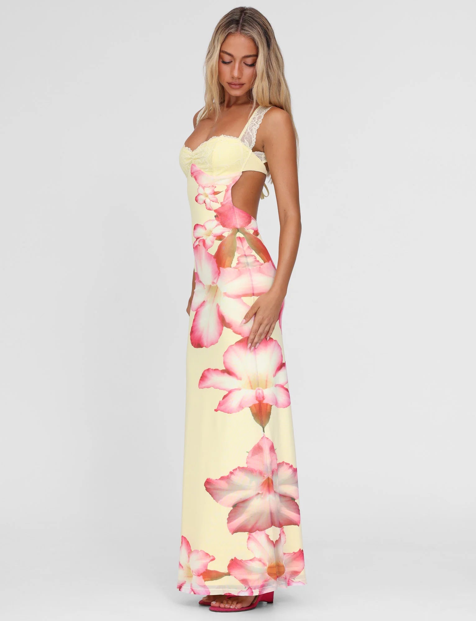 NYOMI MAXI DRESS YELLOW MACRO FLORAL YELLOW HIBISCUS