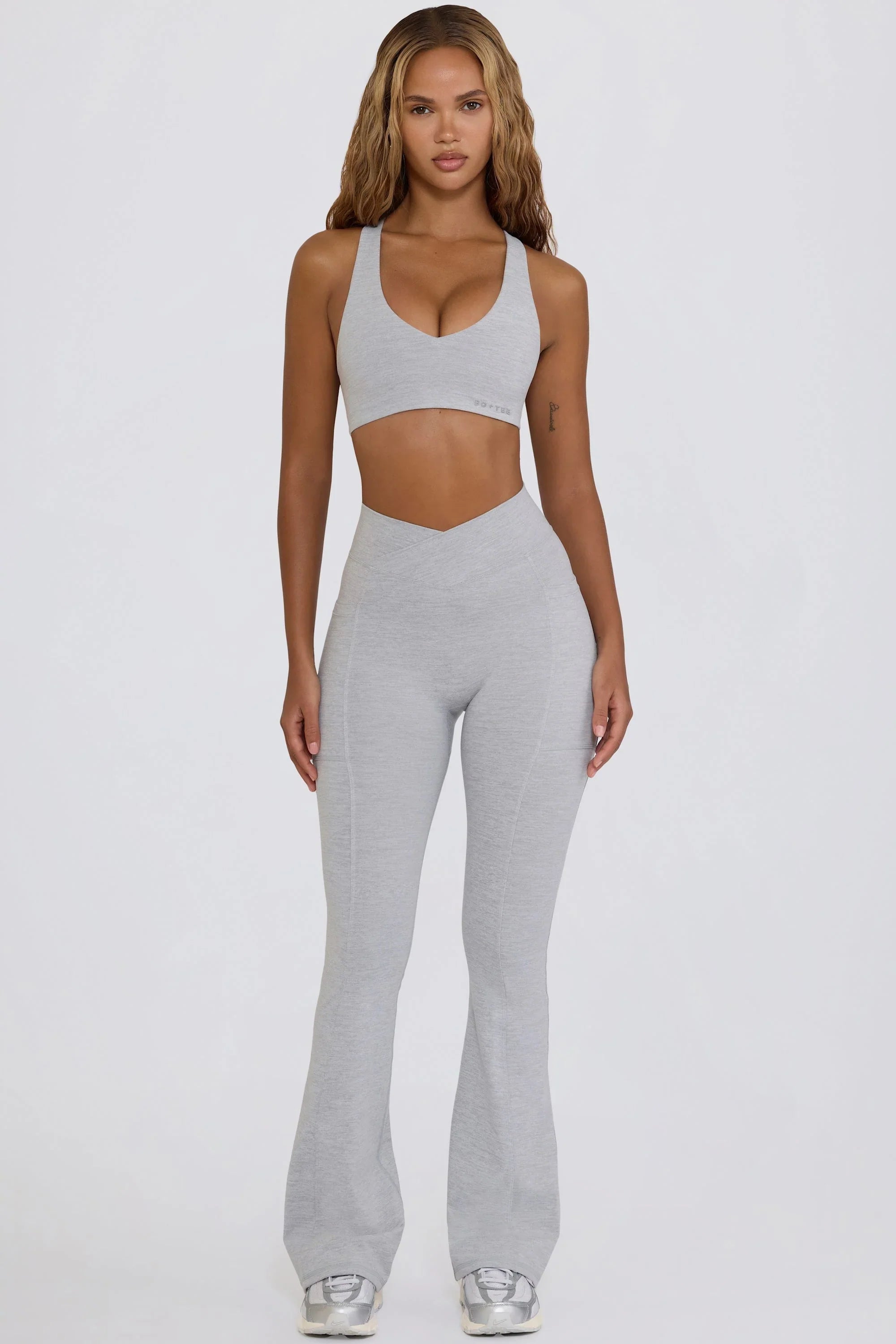 Soft Active V Waist Pocket Flared Leggings in Grey