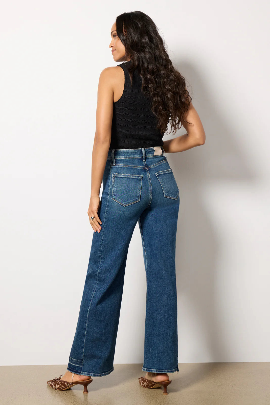 Anessa 31 W Side Seam Inset
