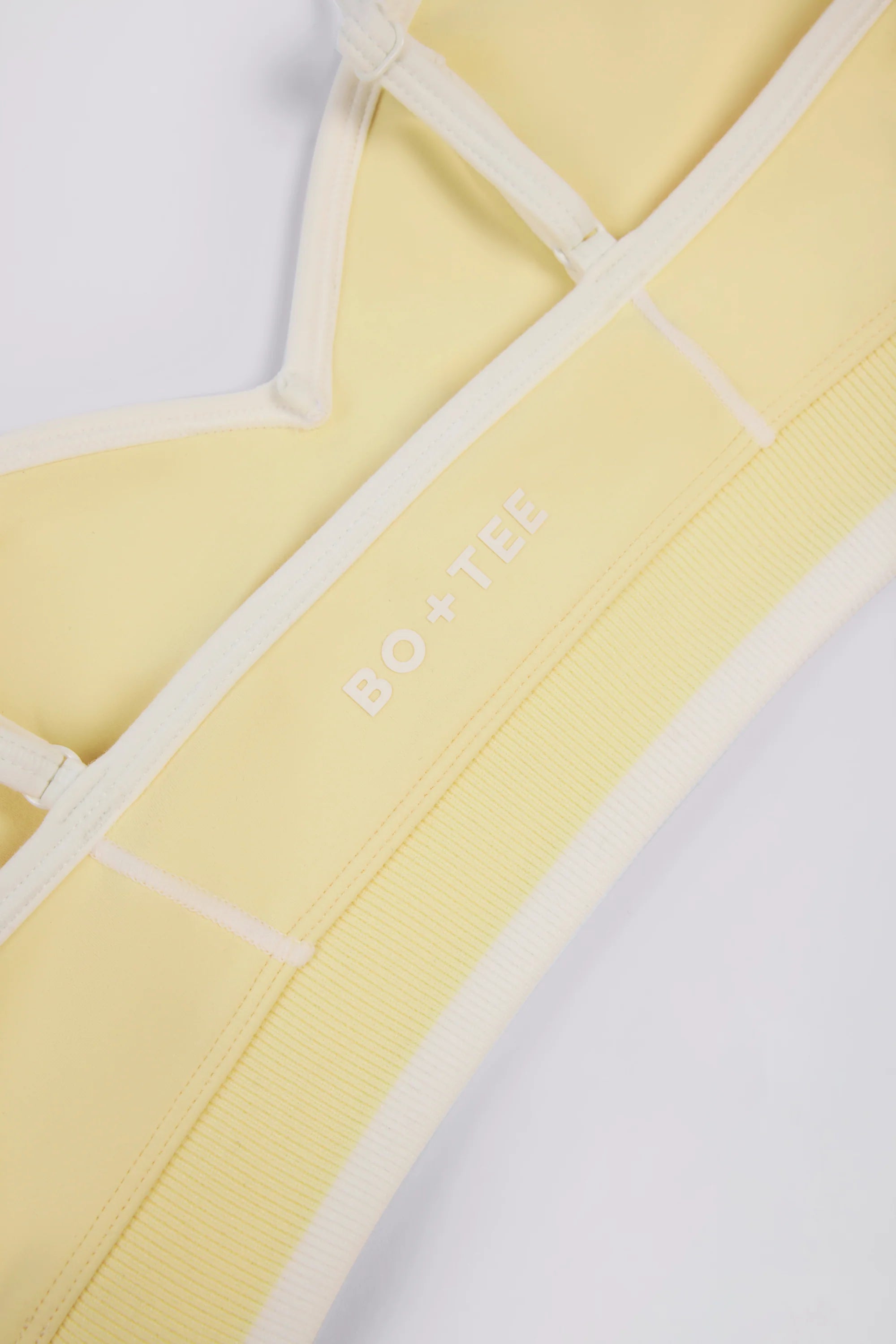 Soft Active Sweetheart Neck Contrast Sports Bra in Lemon