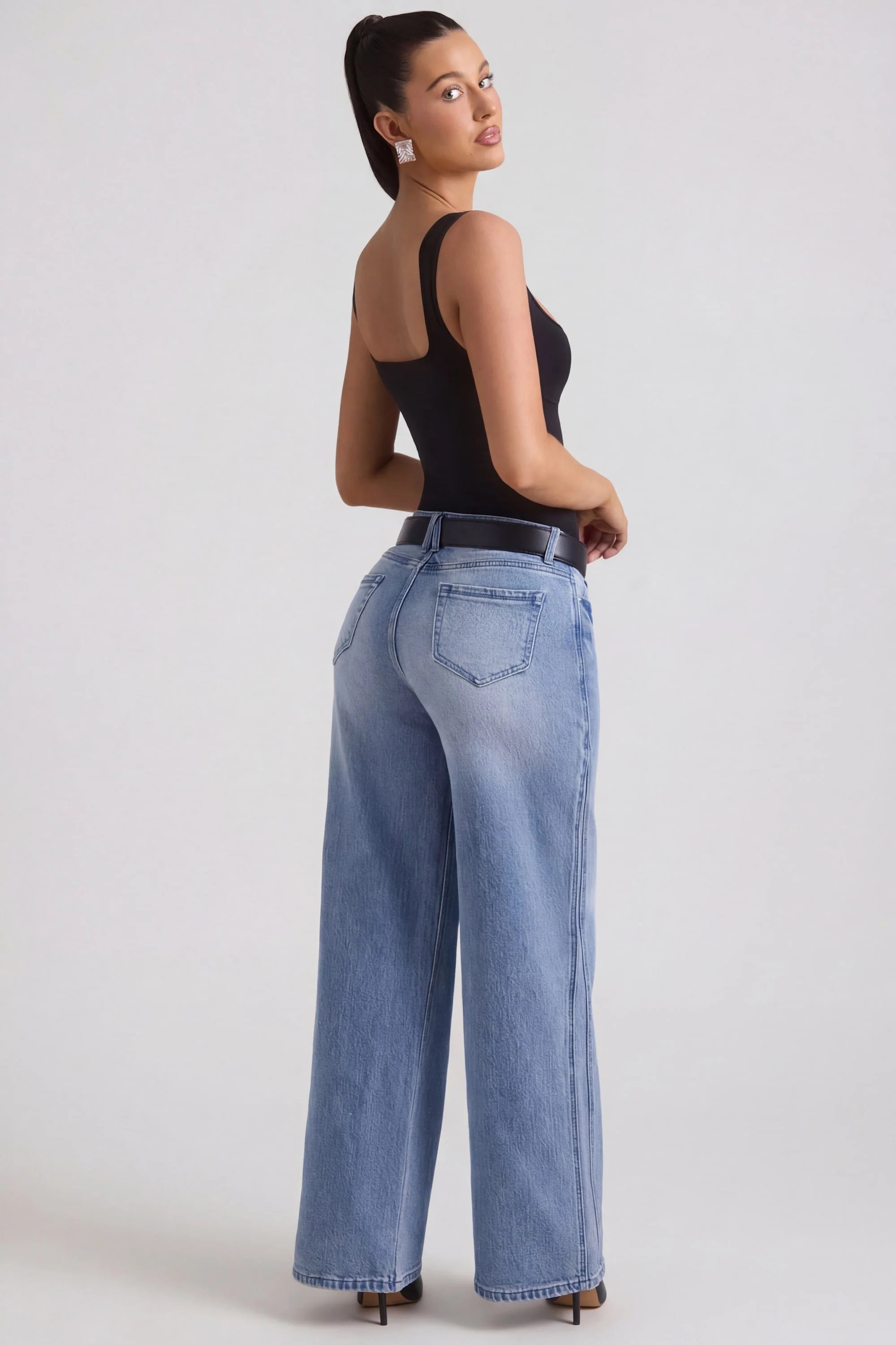 Low Rise Wide Leg Jeans in Vintage Wash