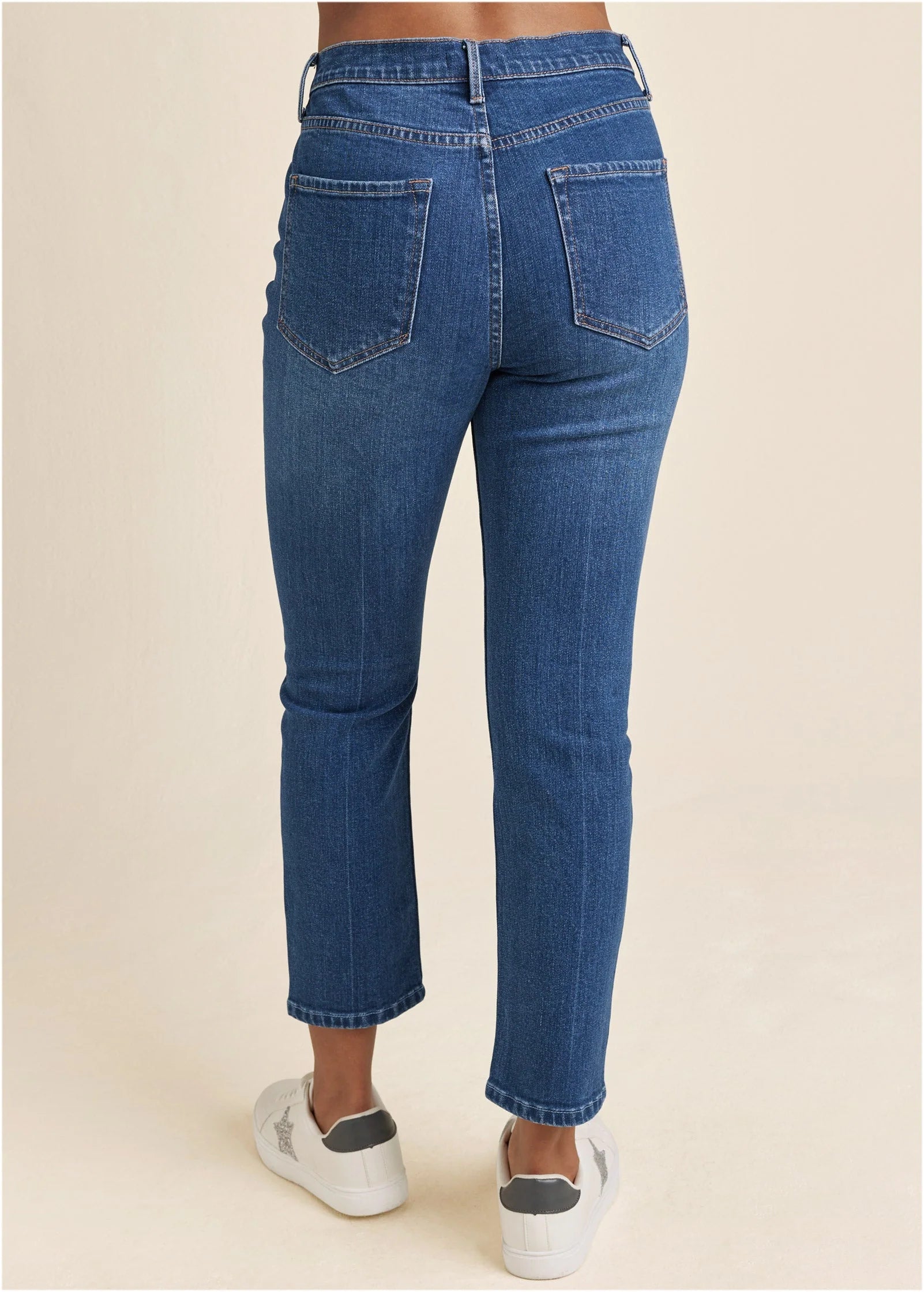 Straight Leg Jeans Medium Wash